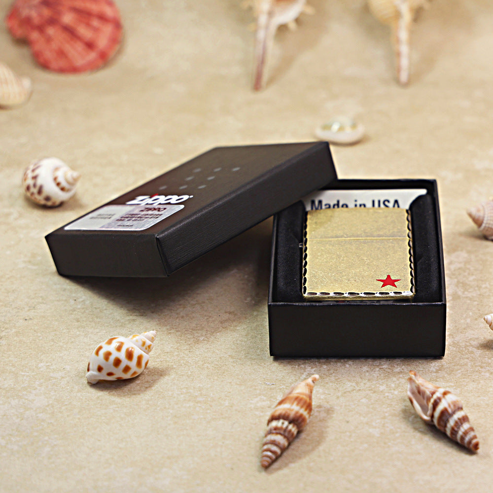 Zippo Antique Brass 'Red Star' 205-DS86