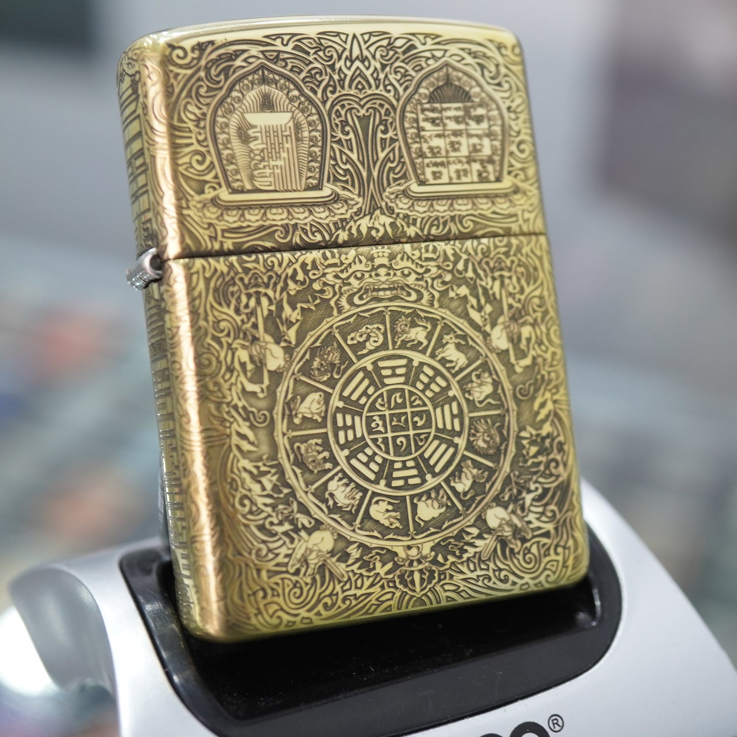 Zippo Armor Antique Brass Nine Palaces Eight Trigrams - CC100