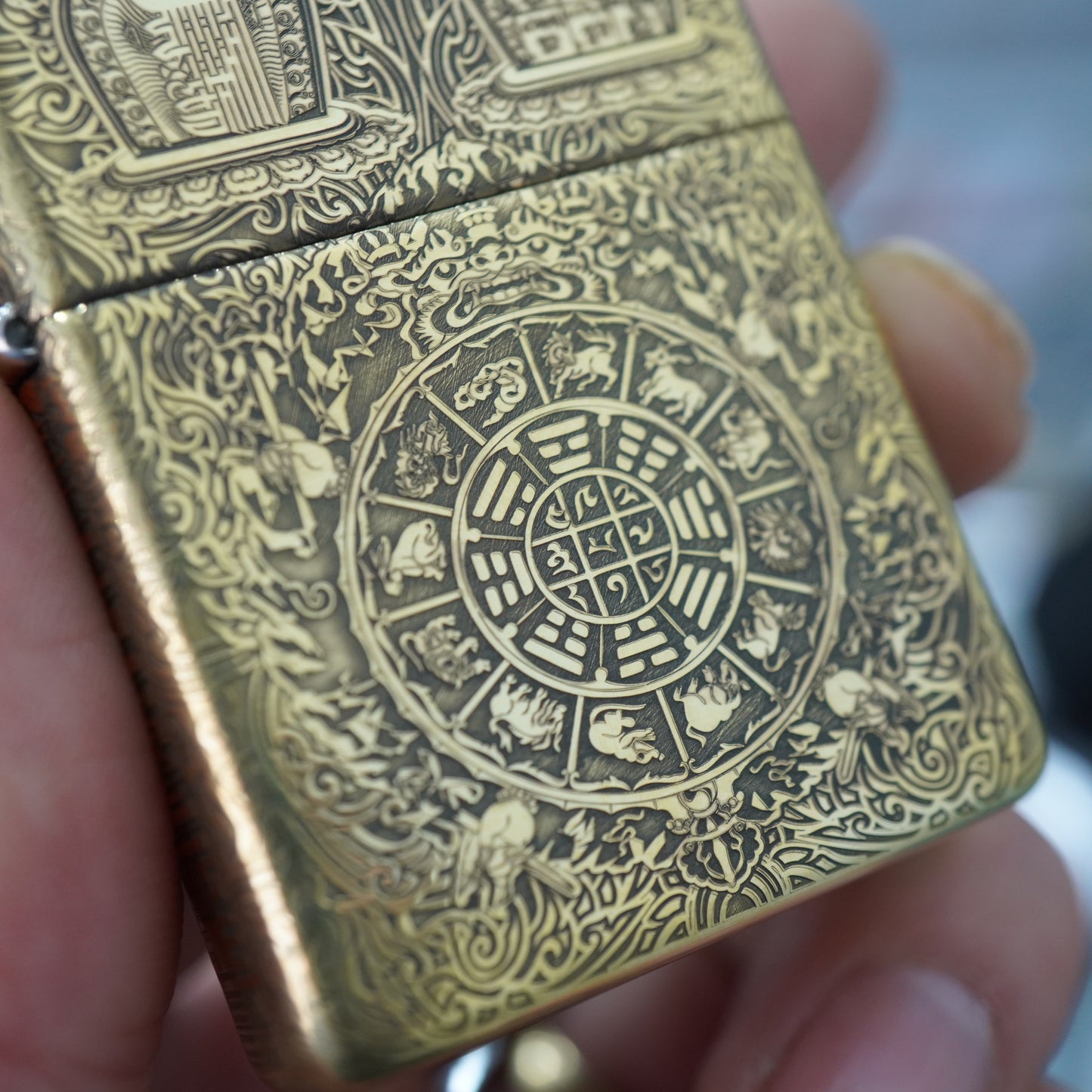 Zippo Armor Antique Brass Nine Palaces Eight Trigrams - CC100