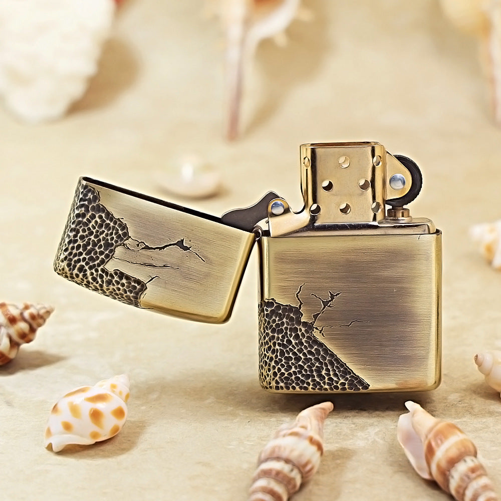 Zippo Armor Antique Brass 'Battle Scarred' - CC12
