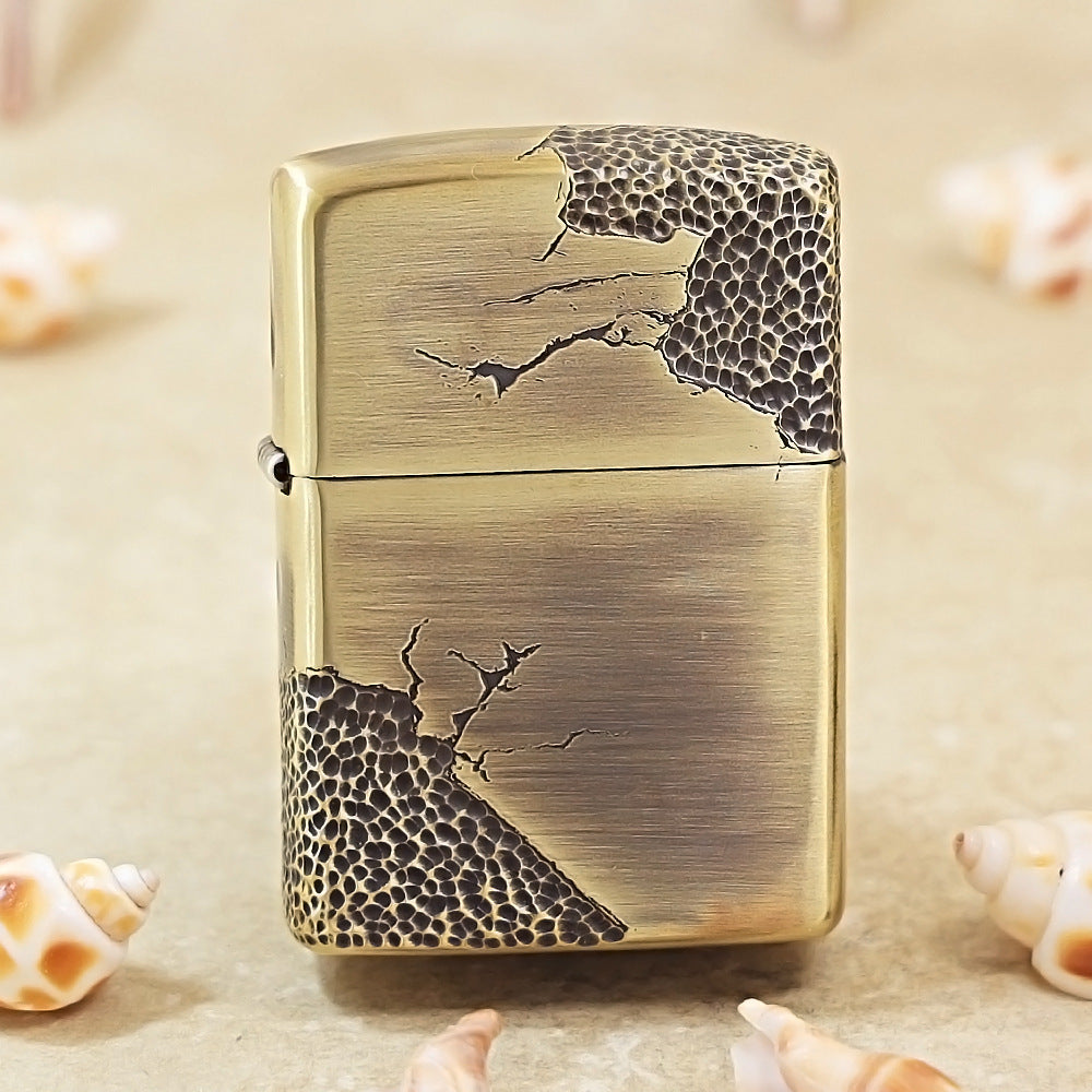 Zippo Armor Antique Brass 'Battle Scarred' - CC12