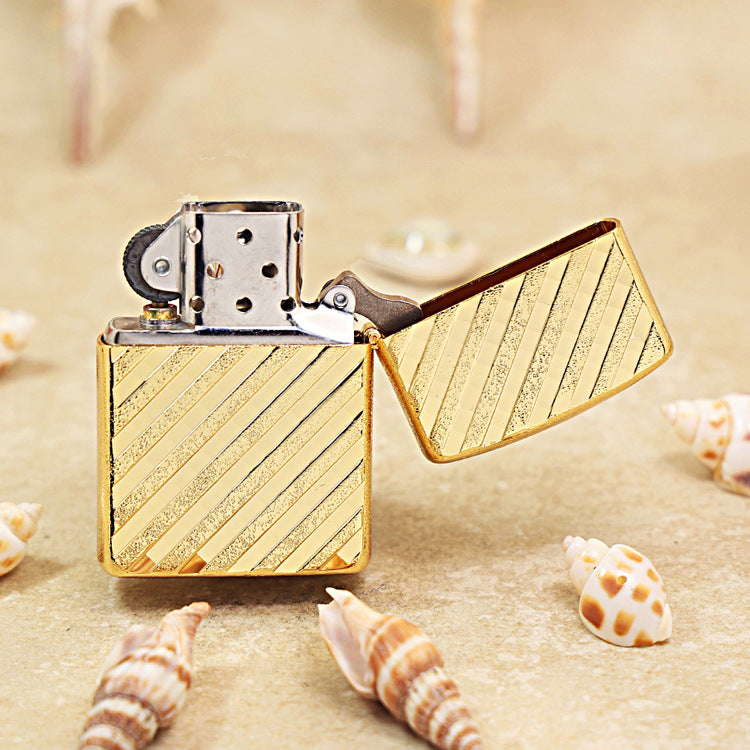 Zippo Gold Diagonal Line Pattern 162-DS100